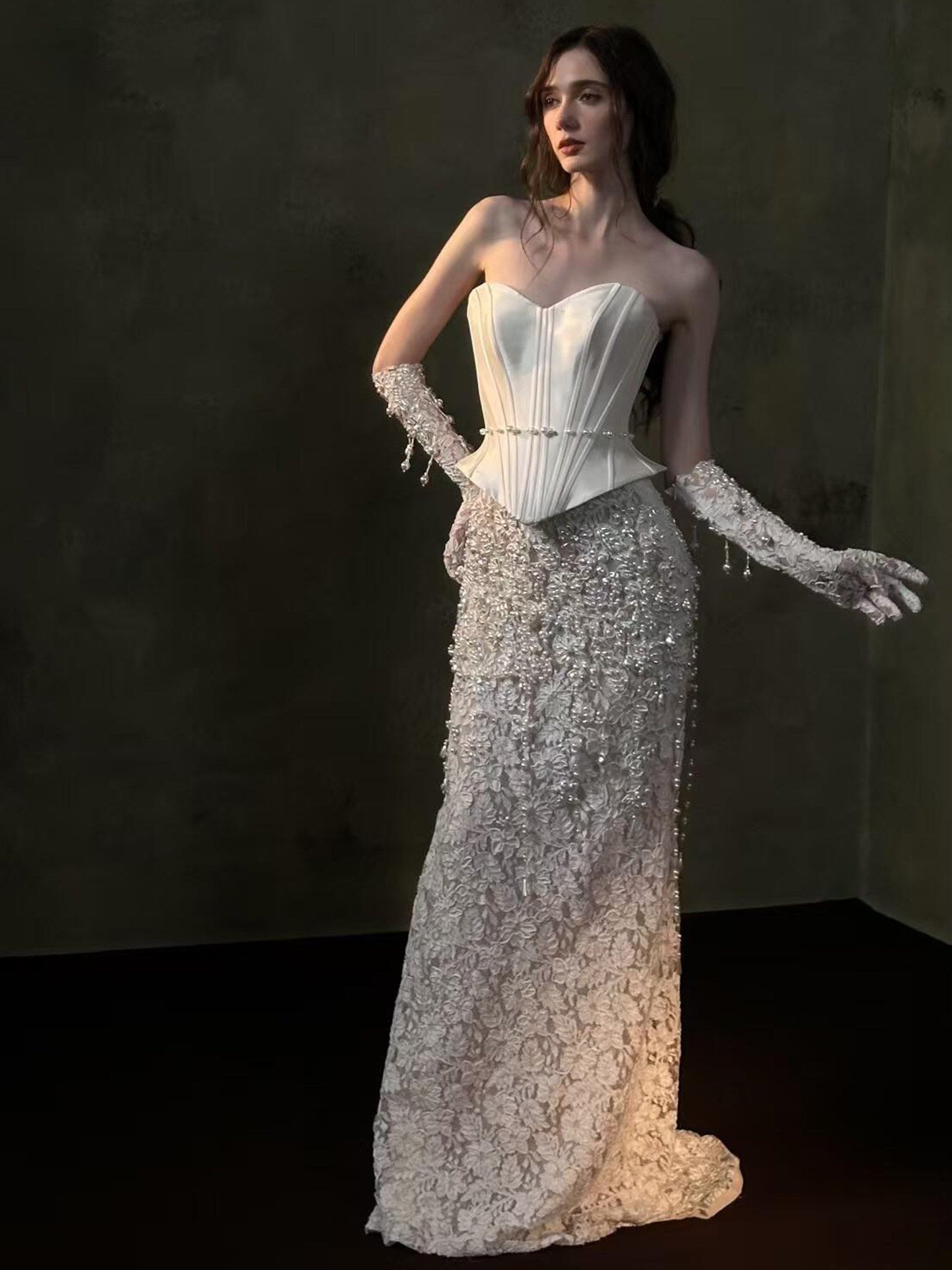 Elegent White Satin Hand-Embellished Wedding Dress SS610