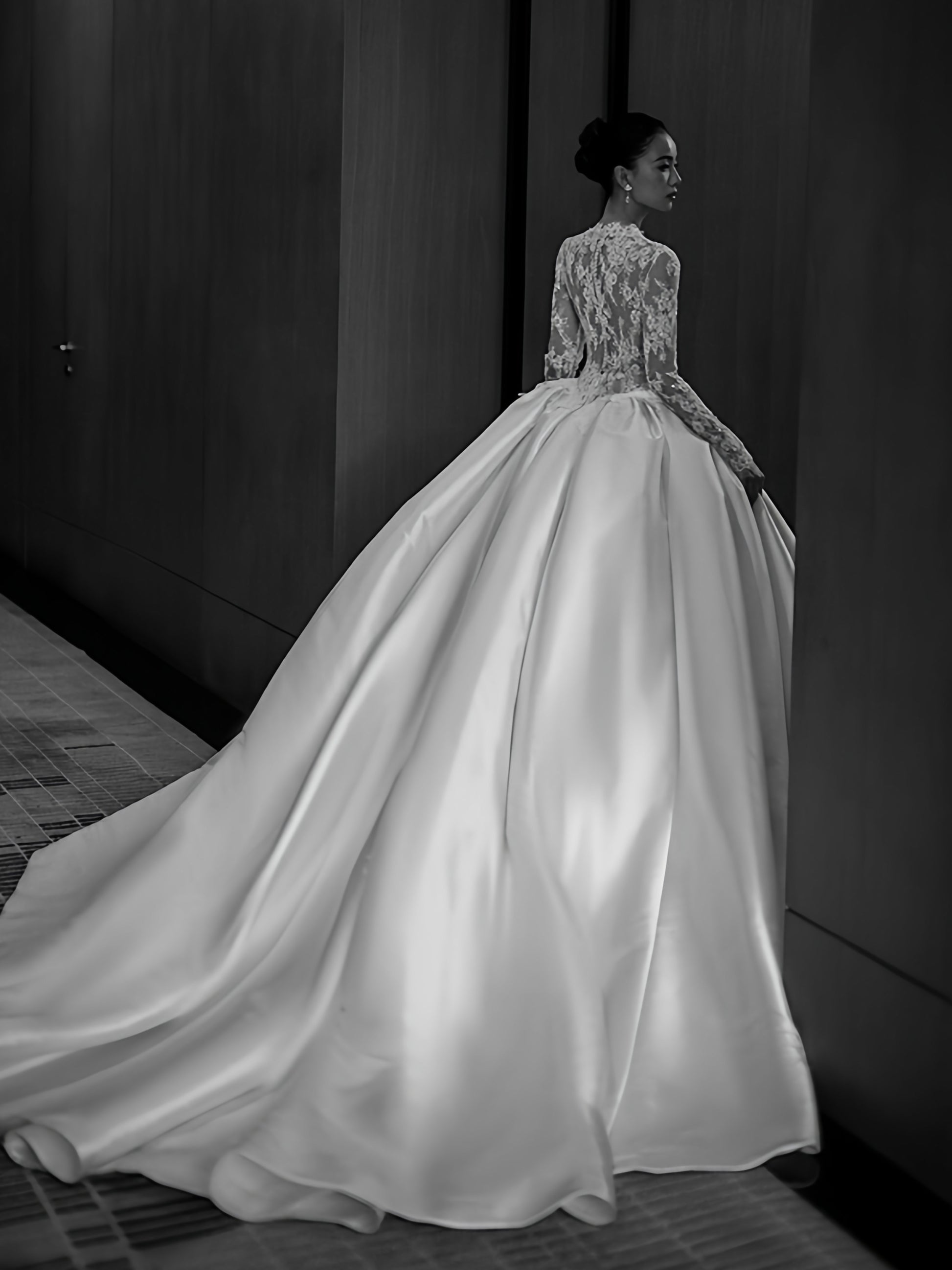 Elegant High-Neck Lace Satin Ball Gown Wedding Dress QD214