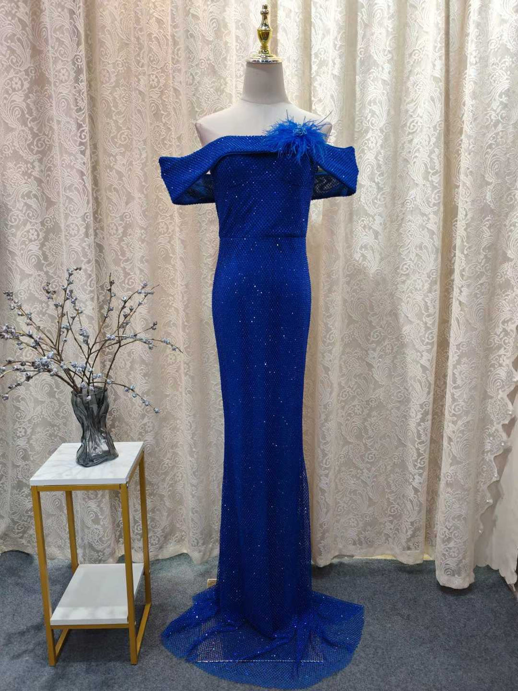 Luxury Off-Shoulder Ostrich Feather Corsage Dvening Dress SML006