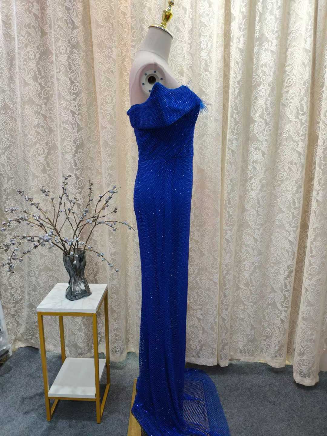 Luxury Off-Shoulder Ostrich Feather Corsage Dvening Dress SML006