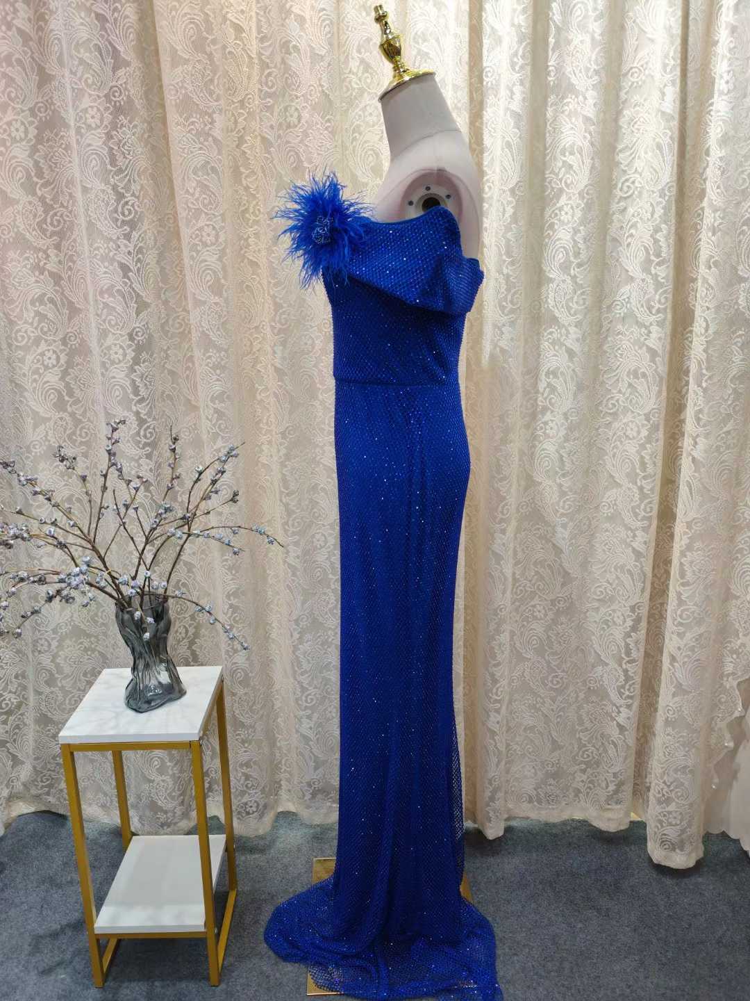 Luxury Off-Shoulder Ostrich Feather Corsage Dvening Dress SML006