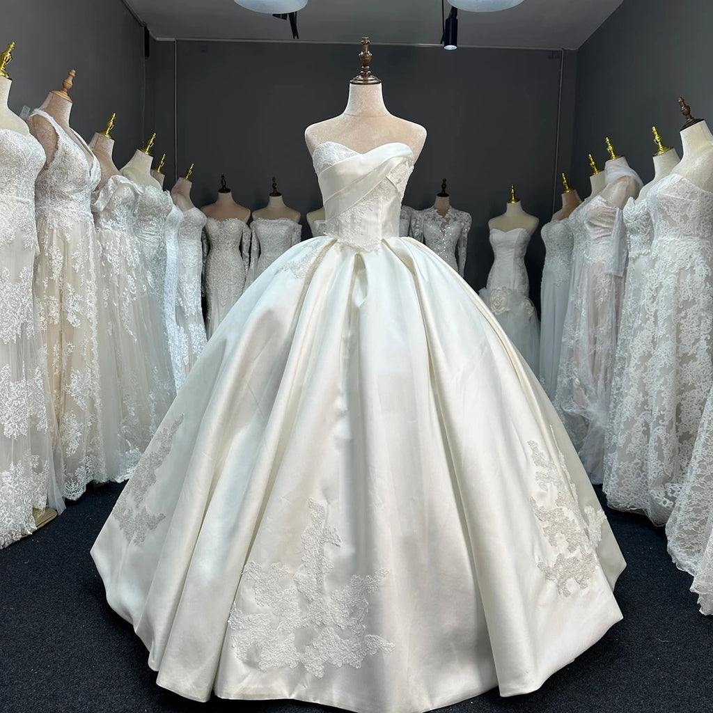 Luxury Sweetheart Satin Ball Gown Wedding Dress with Lace Appliqué LO211