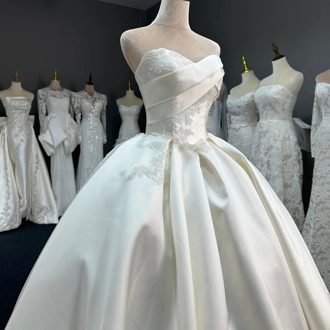 Luxury Sweetheart Satin Ball Gown Wedding Dress with Lace Appliqué LO211