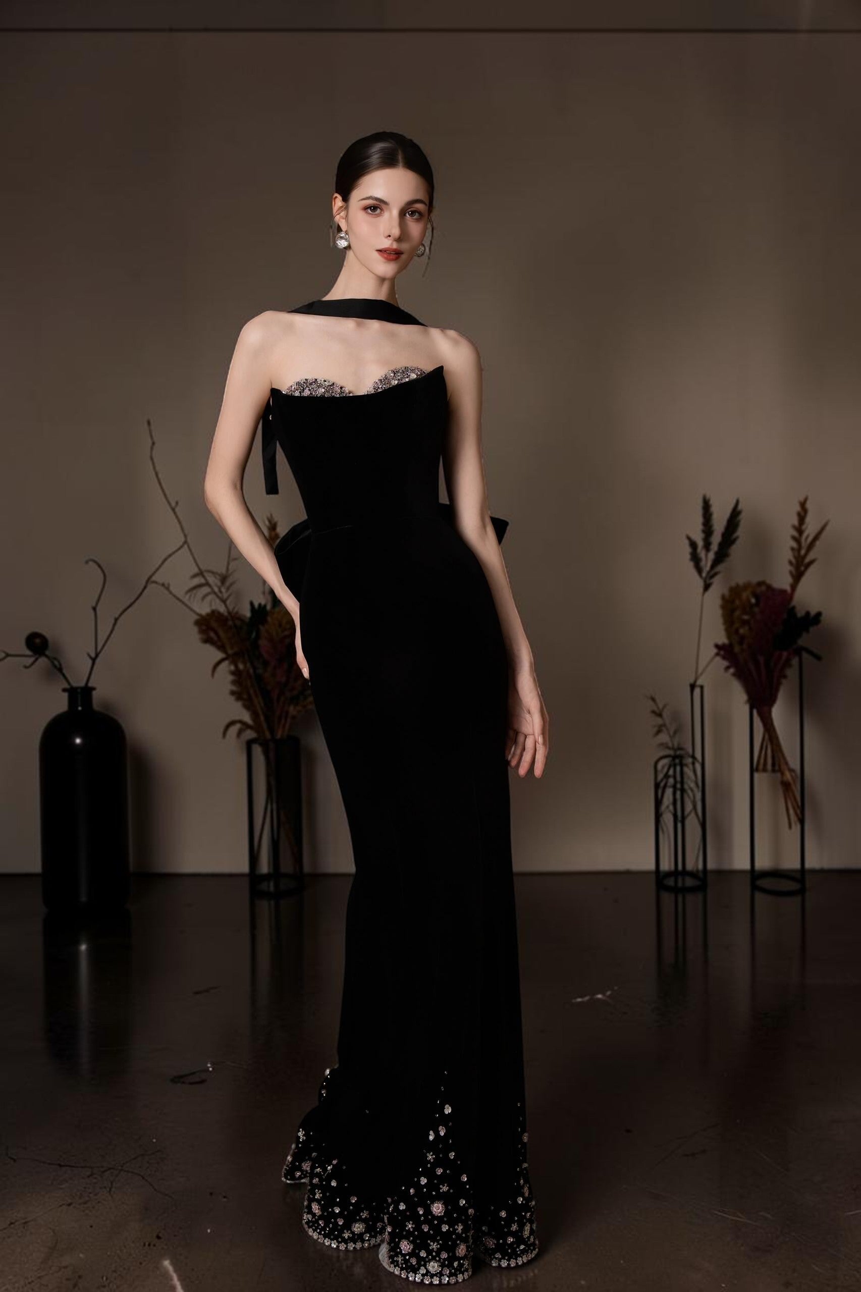 Luxury Black Strapless Evening Gown with Hand-Beaded Hem YL129