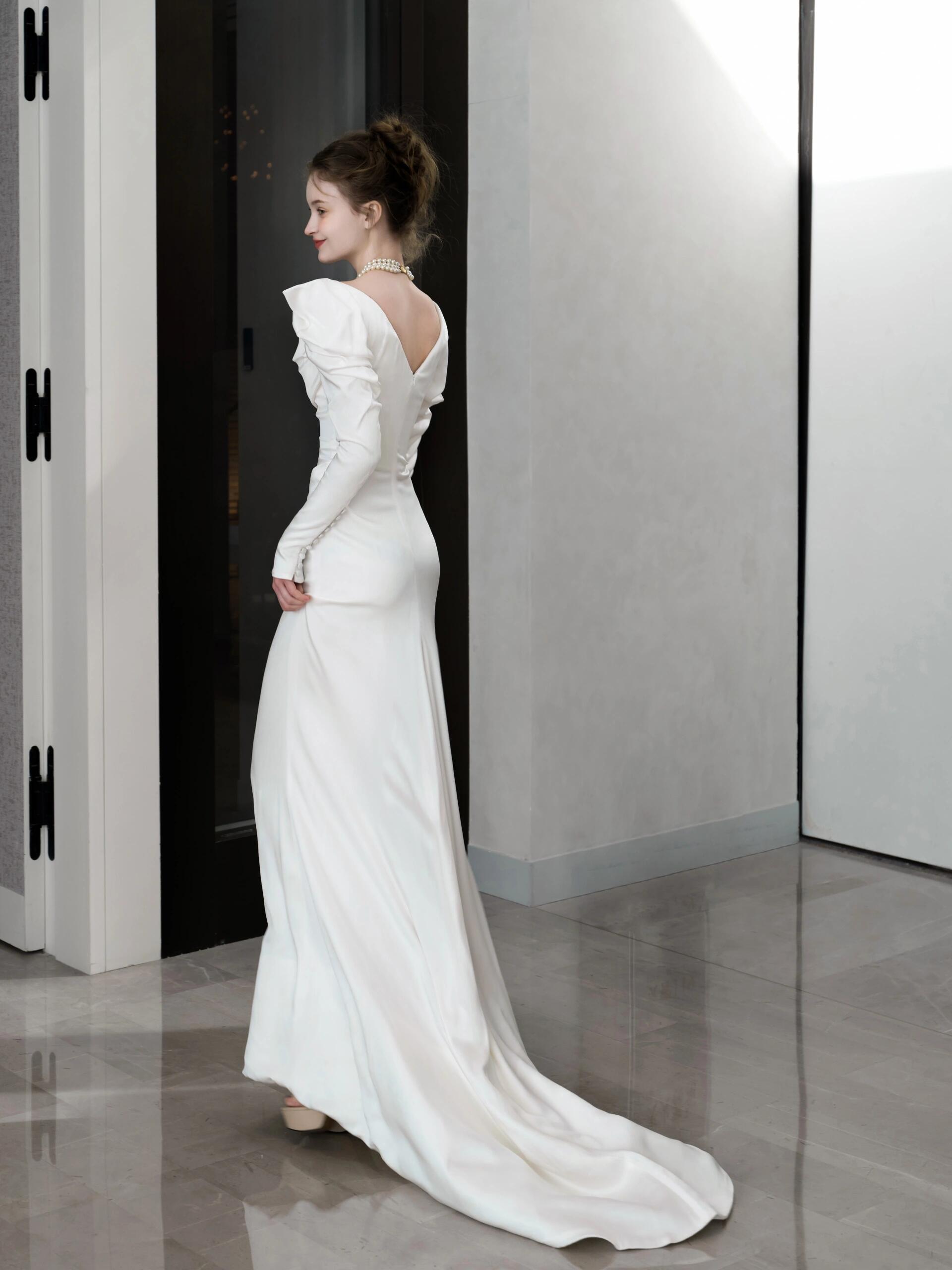 Elegant White Square Neck Evening Dress with Long Sleeves YL128