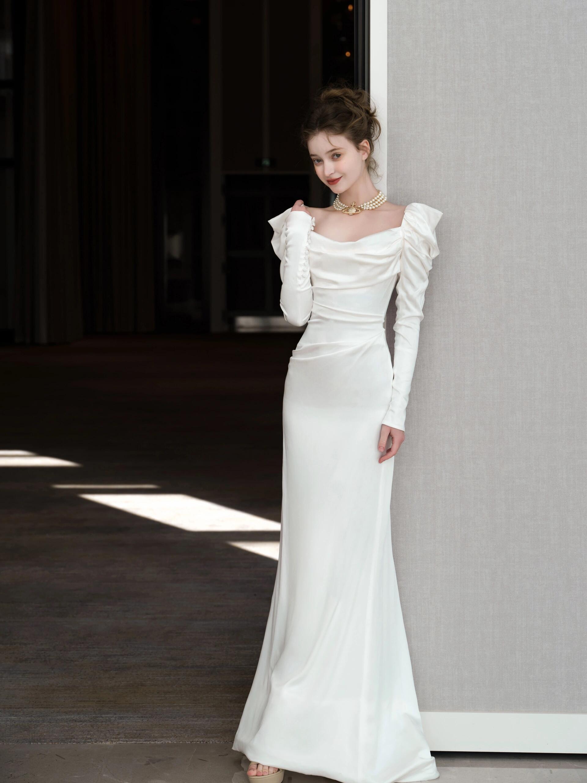 Elegant White Square Neck Evening Dress with Long Sleeves YL128