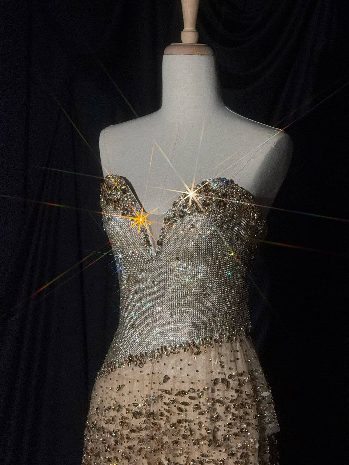 Elegant Gold Crystal Mermaid Evening Dress Sweetheart Neck Formal Gown SL158