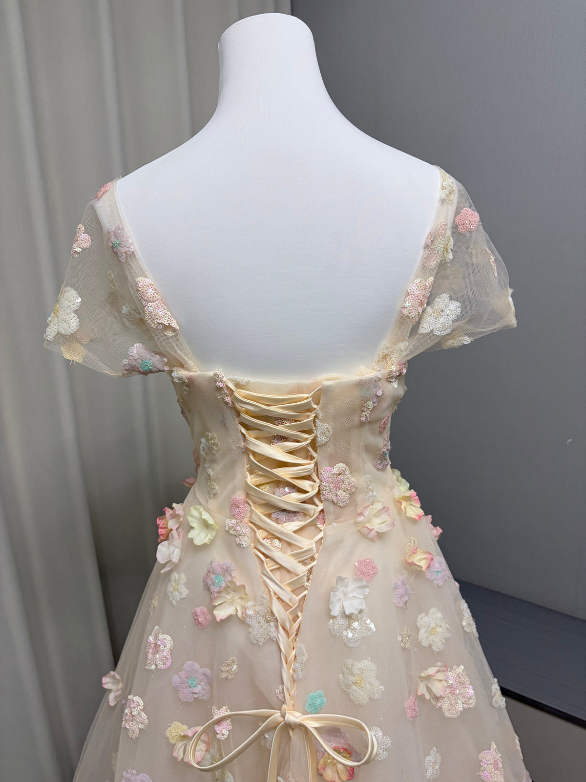 Luxury 3D Floral Ball Gown Romantic Off-Shoulder Princess Prom Dress SL156
