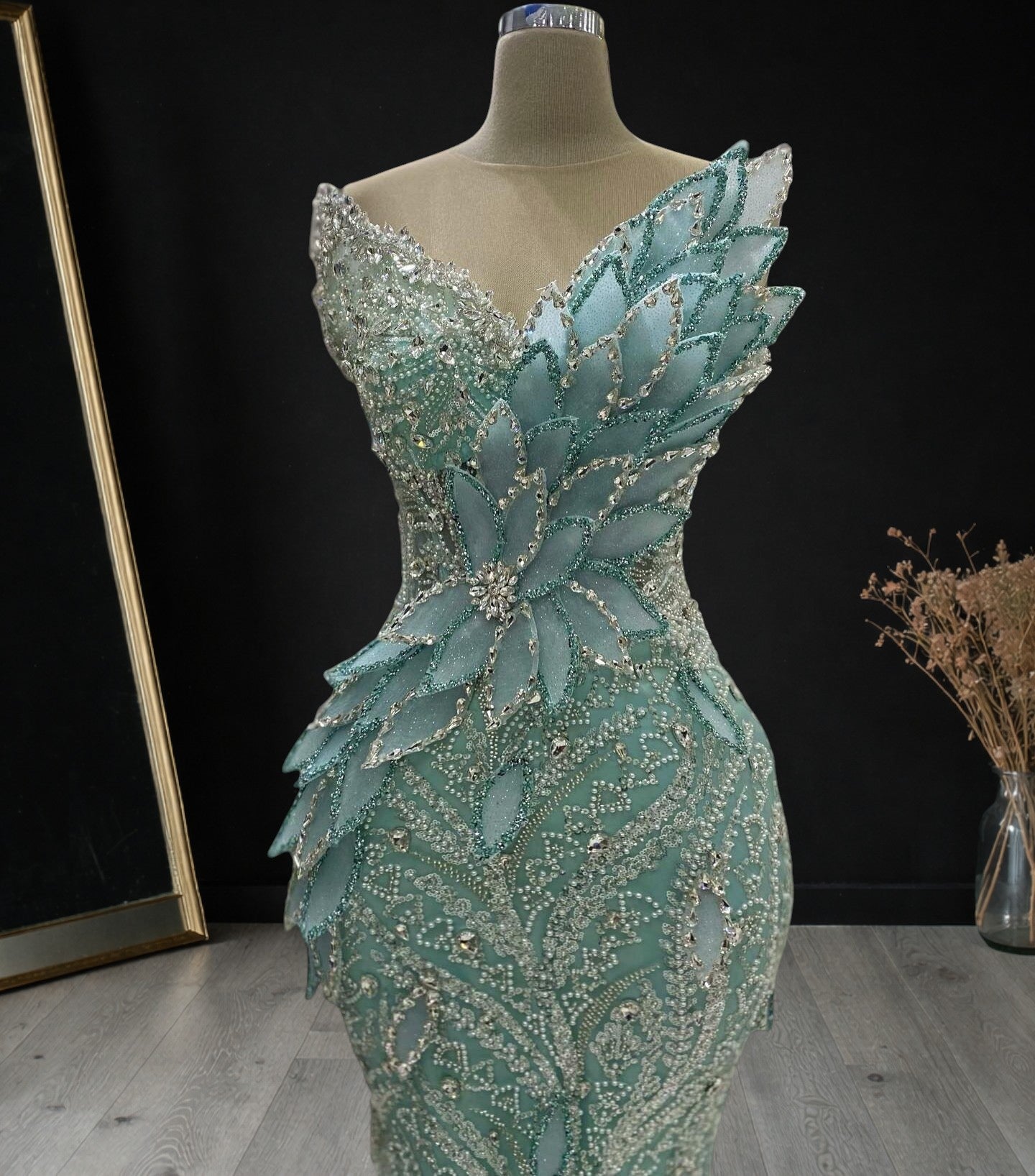 Luxury Green Beaded Mermaid Evening Gown with 3D Leaf Appliqué SL172