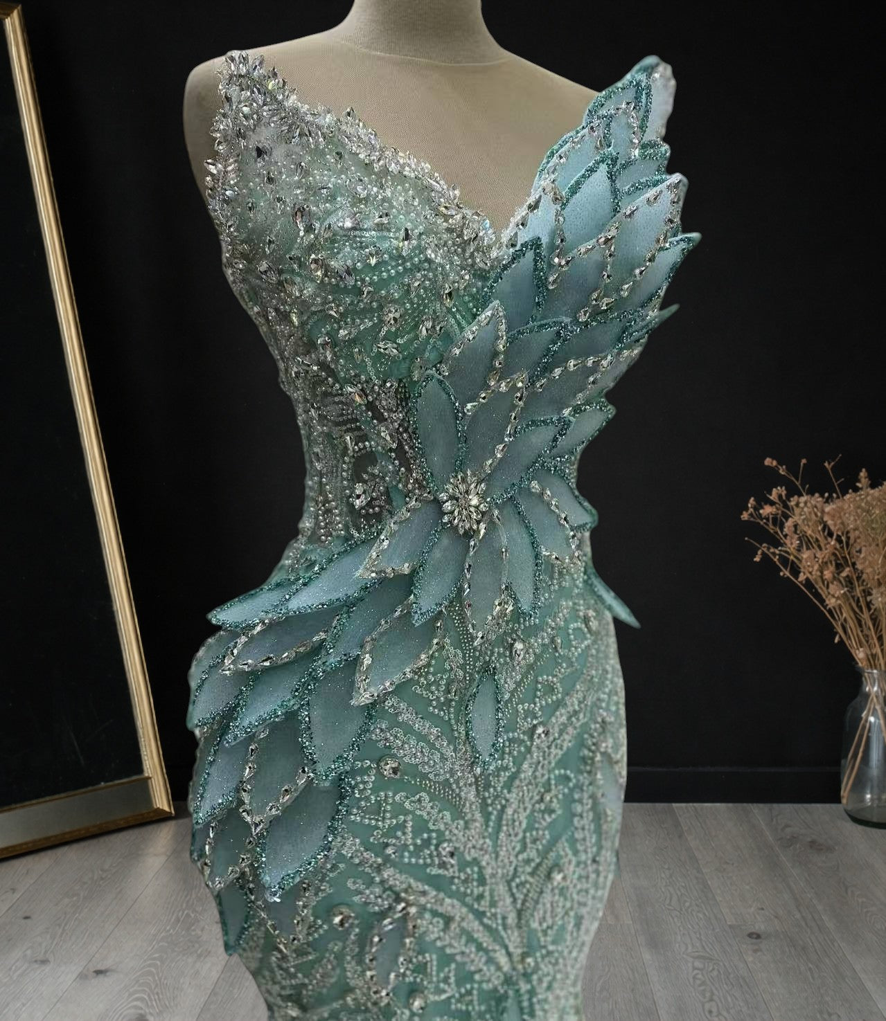 Luxury Green Beaded Mermaid Evening Gown with 3D Leaf Appliqué SL172