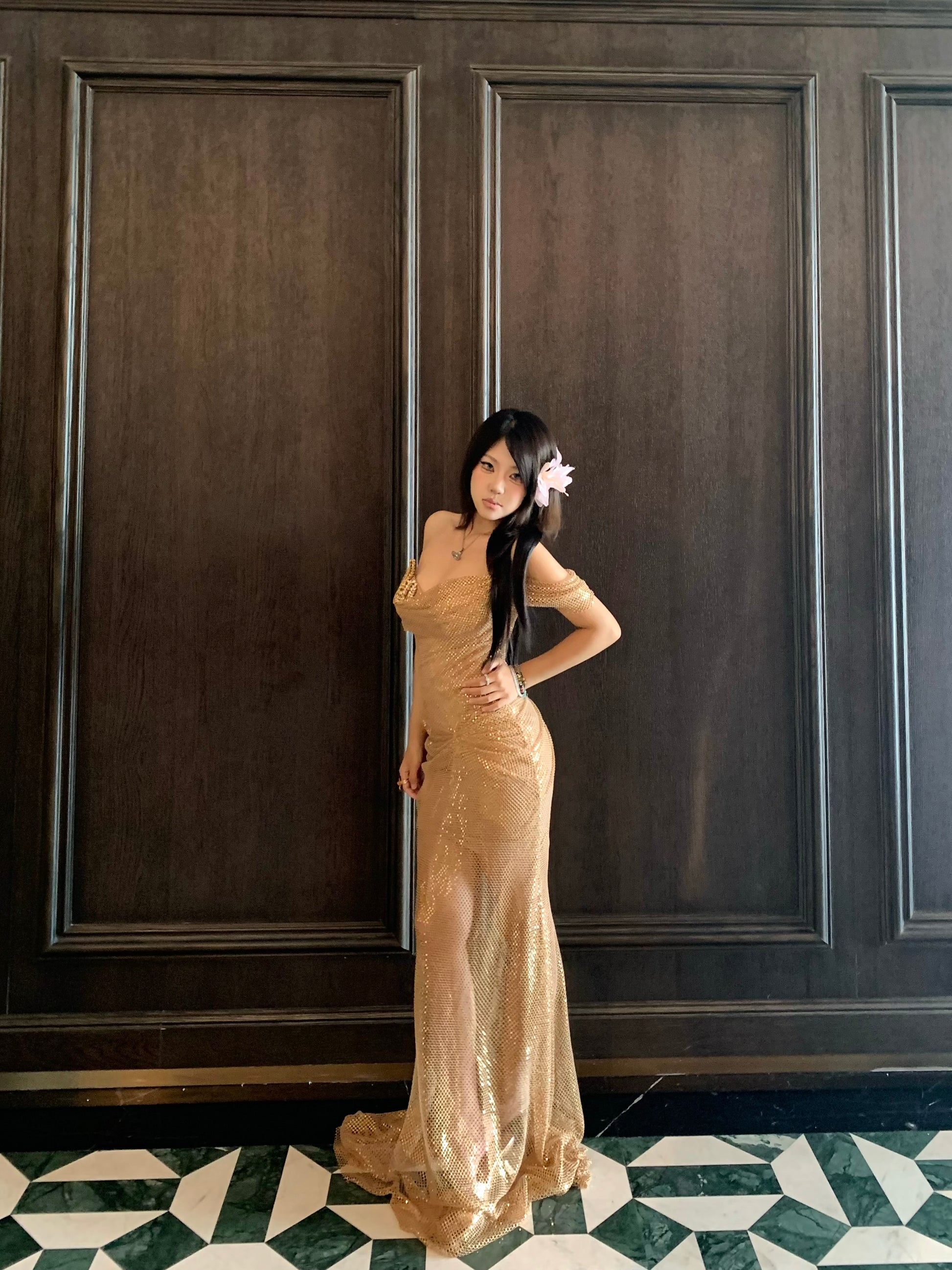 Vintage Sculpted Pleated Off-Shoulder Evening Dress Y112