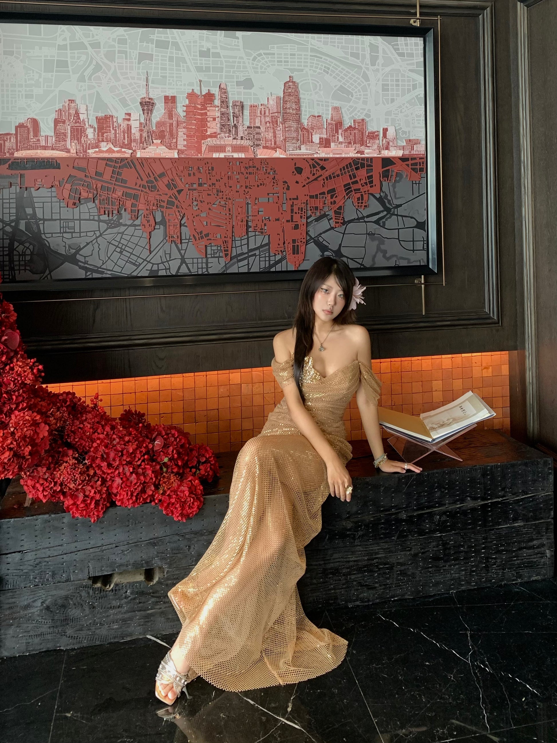 Vintage Sculpted Pleated Off-Shoulder Evening Dress Y112