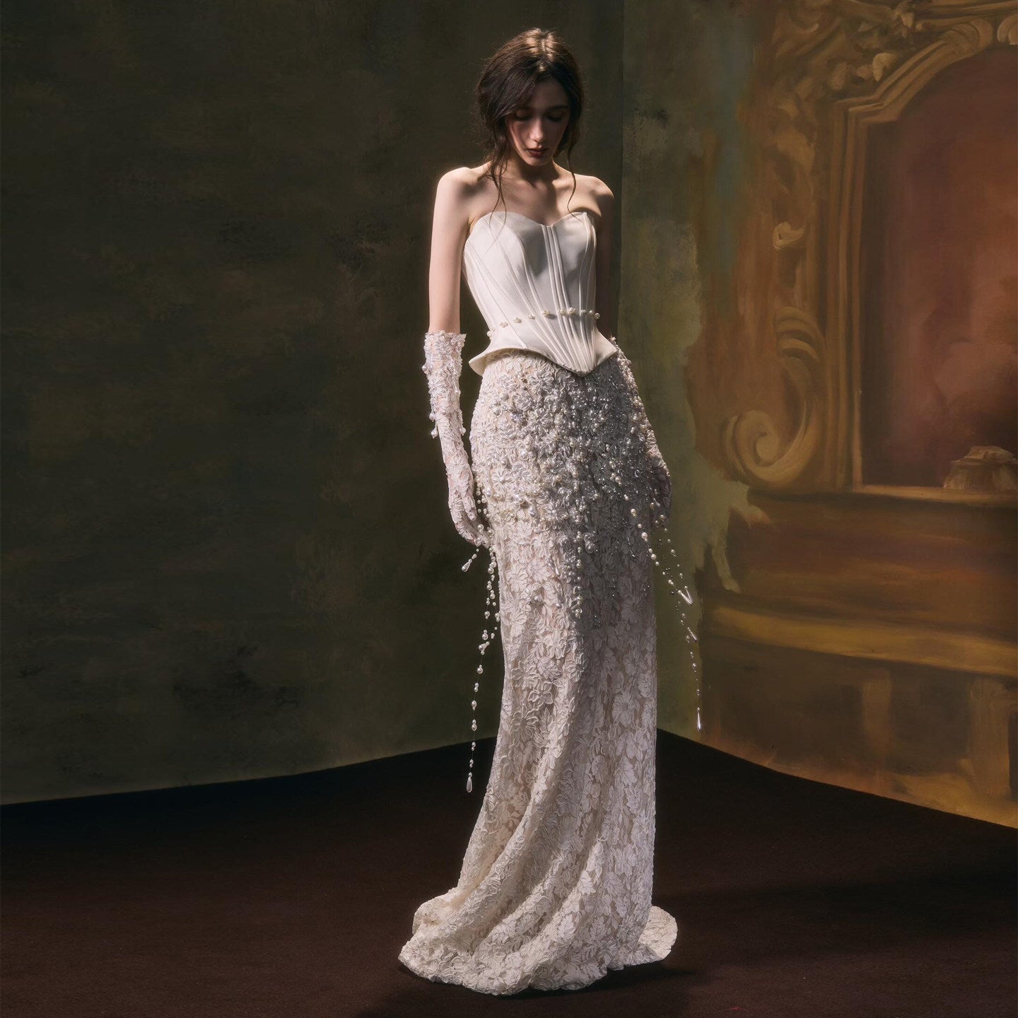 Elegent White Satin Hand-Embellished Wedding Dress SS610