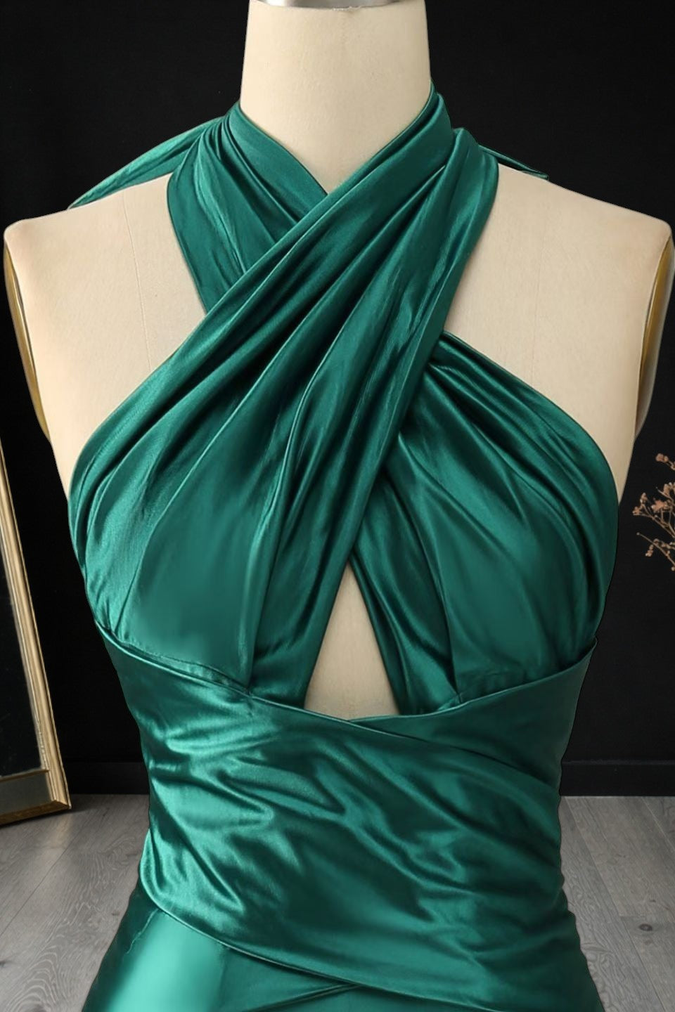 Stunning Emerald Green Formal Dress with Halter Neck CZ161