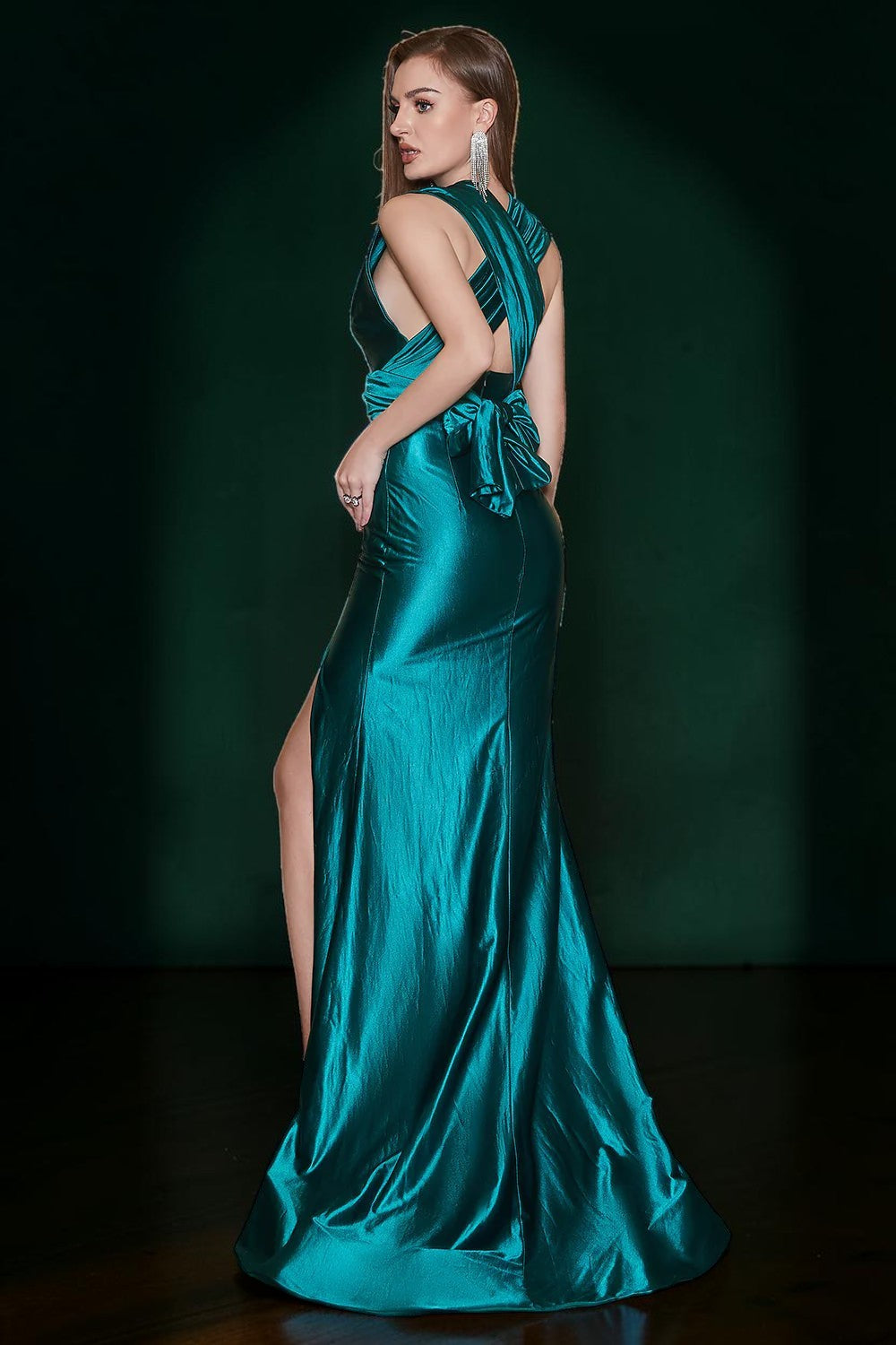 Stunning Emerald Green Formal Dress with Halter Neck CZ161