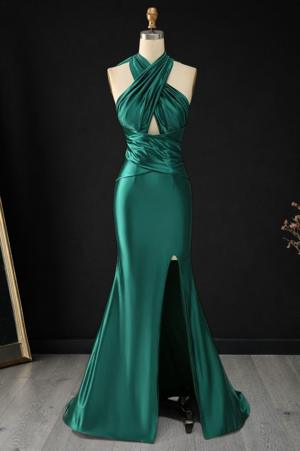 Stunning Emerald Green Formal Dress with Halter Neck CZ161