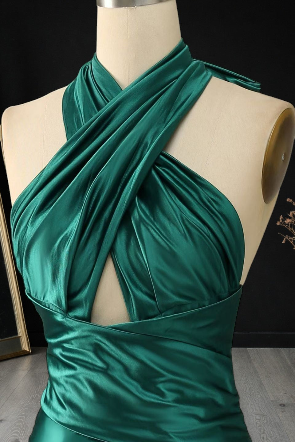 Stunning Emerald Green Formal Dress with Halter Neck CZ161