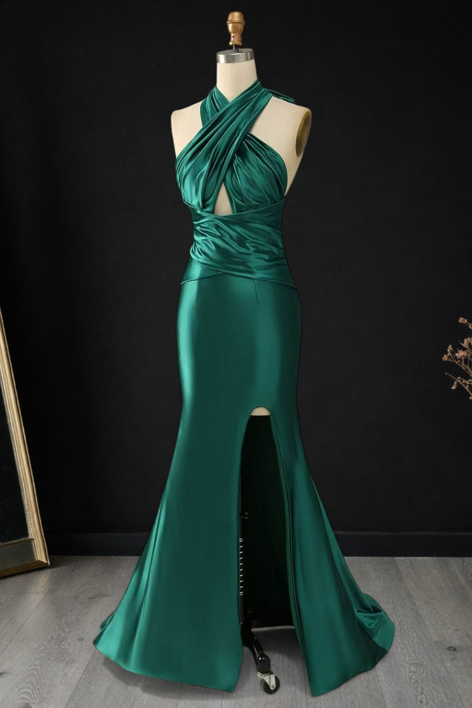 Stunning Emerald Green Formal Dress with Halter Neck CZ161