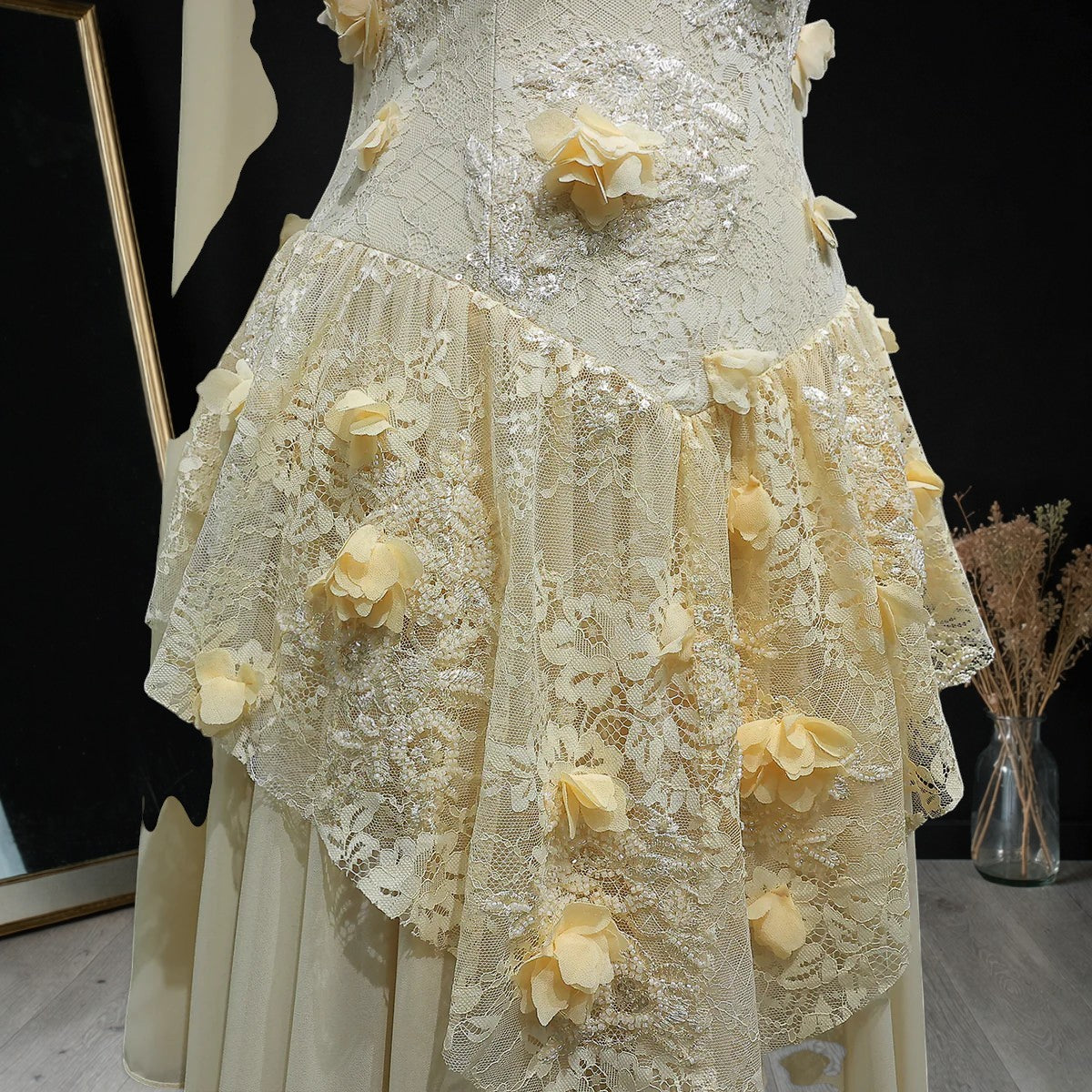 Luxury Light Yellow Strapless Evening Gown with 3D Floral Appliqués YL139