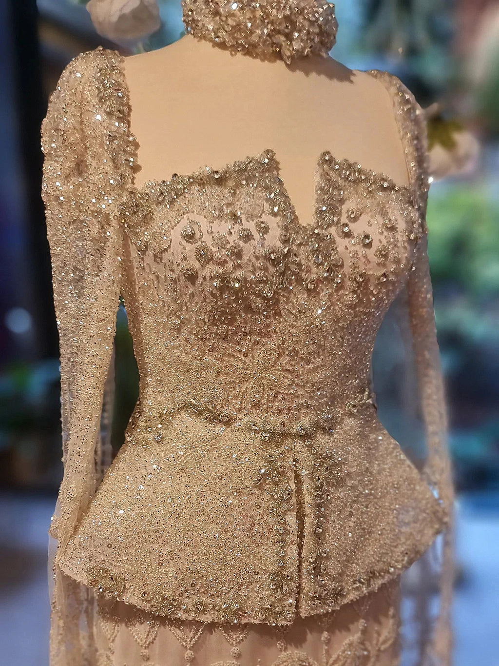 Luxury Beaded Sequin Cape-Sleeve Peplum Evening Dress with Neck Ring YL141