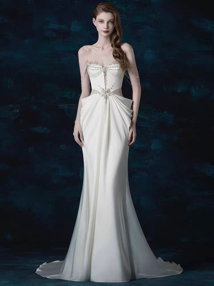 Heavy Industry Fish Tail Shoulder glitter White satin