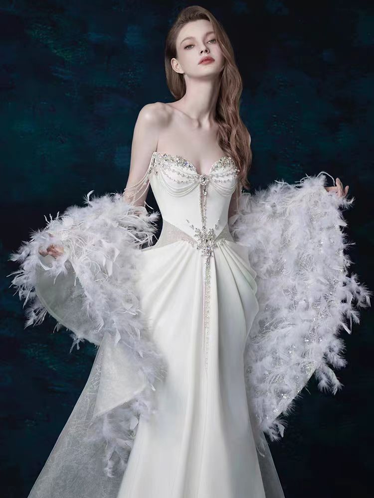 Heavy Industry Fish Tail Shoulder glitter White satin