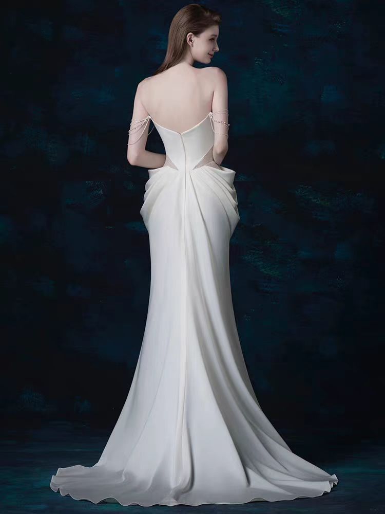 Heavy Industry Fish Tail Shoulder glitter White satin