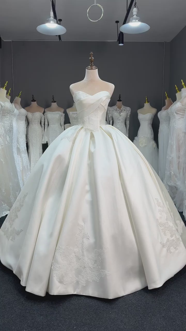Luxury Sweetheart Satin Ball Gown Wedding Dress with Lace Appliqué LO211