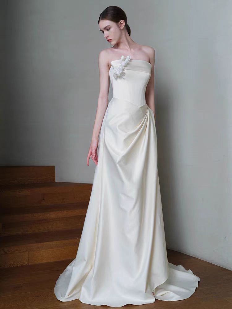 Graceful White Satin Strapless Evening Dress