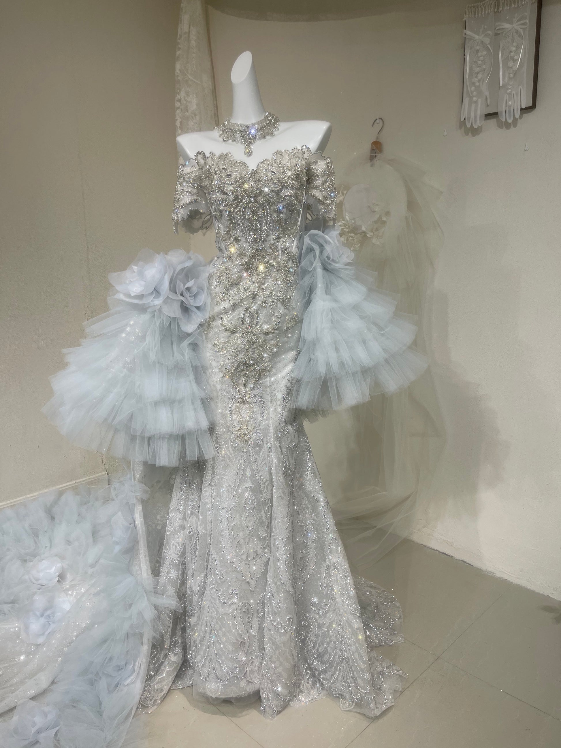 Twinklegowns Luxury Crystal Beaded Mermaid Wedding Dress with Detachable Tulle Sleeves SL149