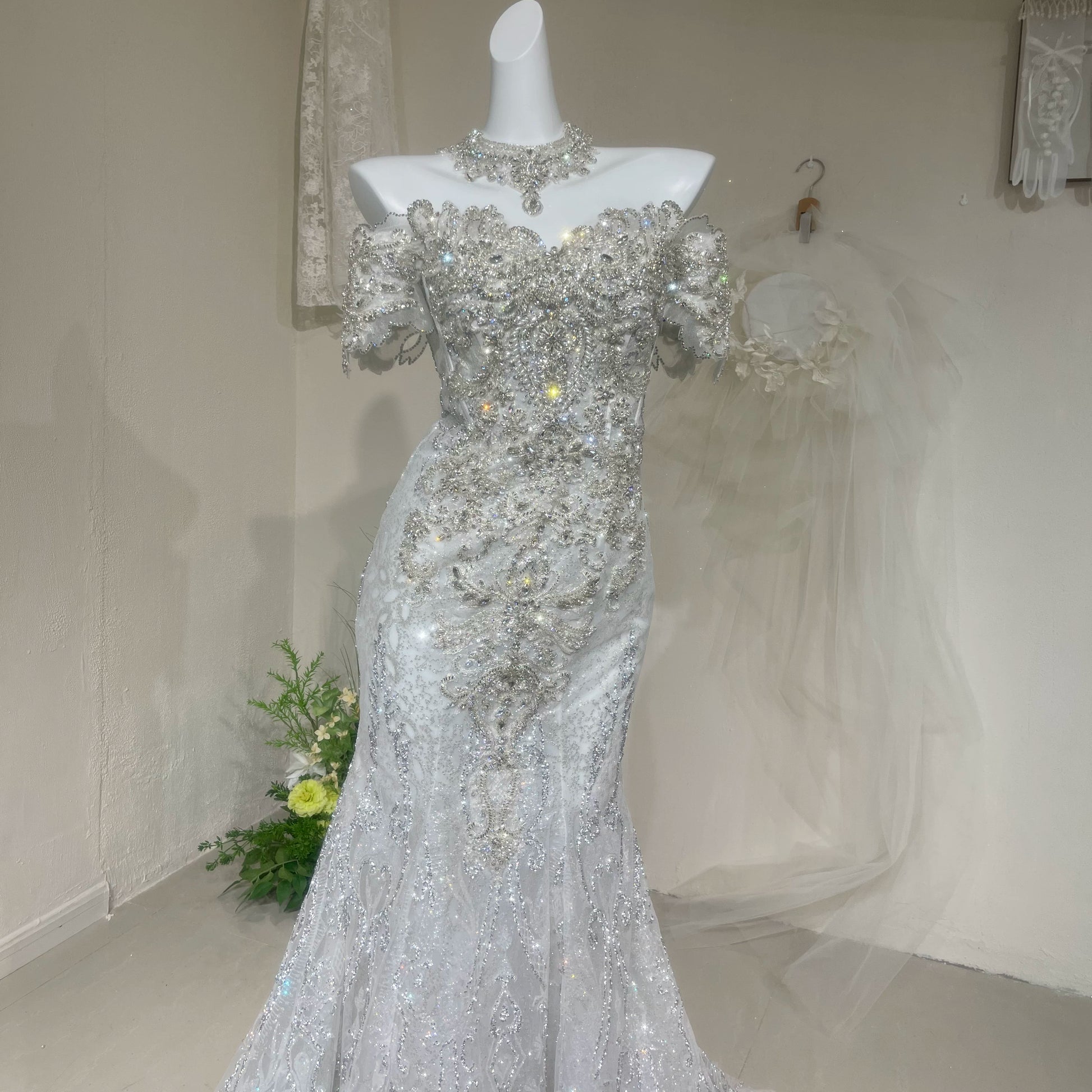 Twinklegowns Luxury Crystal Beaded Mermaid Wedding Dress with Detachable Tulle Sleeves SL149