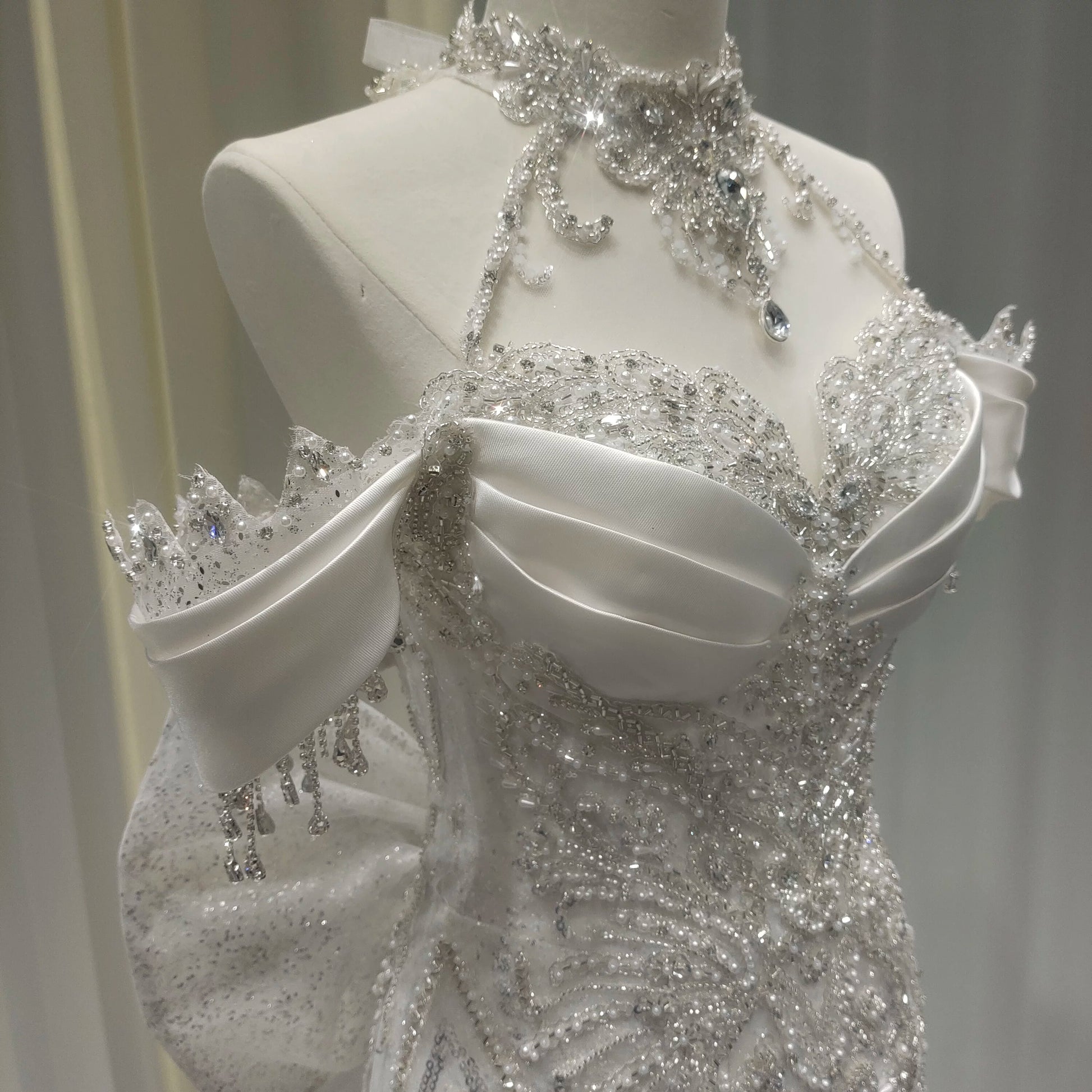 Twinklegowns Luxury Off-Shoulder Mermaid Wedding Dress with Crystal Beading SL151